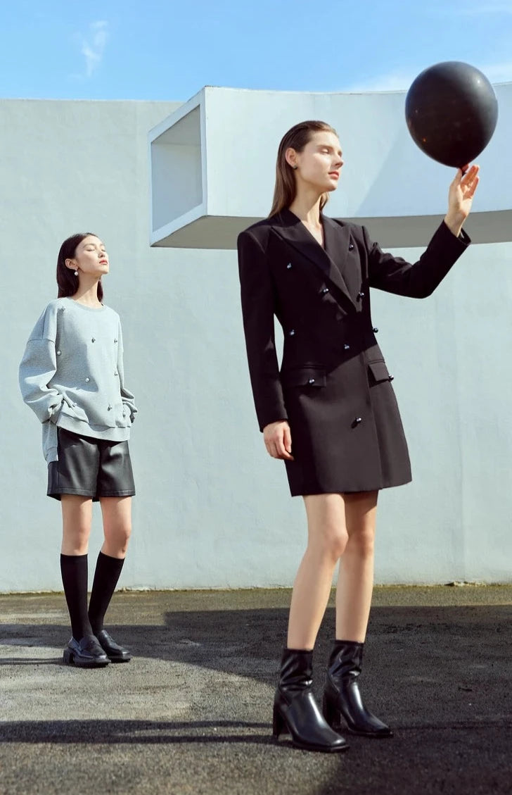 “CEO” Women’s Vintage Minimalistic Long Waist Lapel Blazer